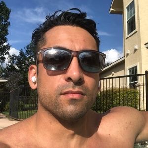 Meet your Posher, Devin